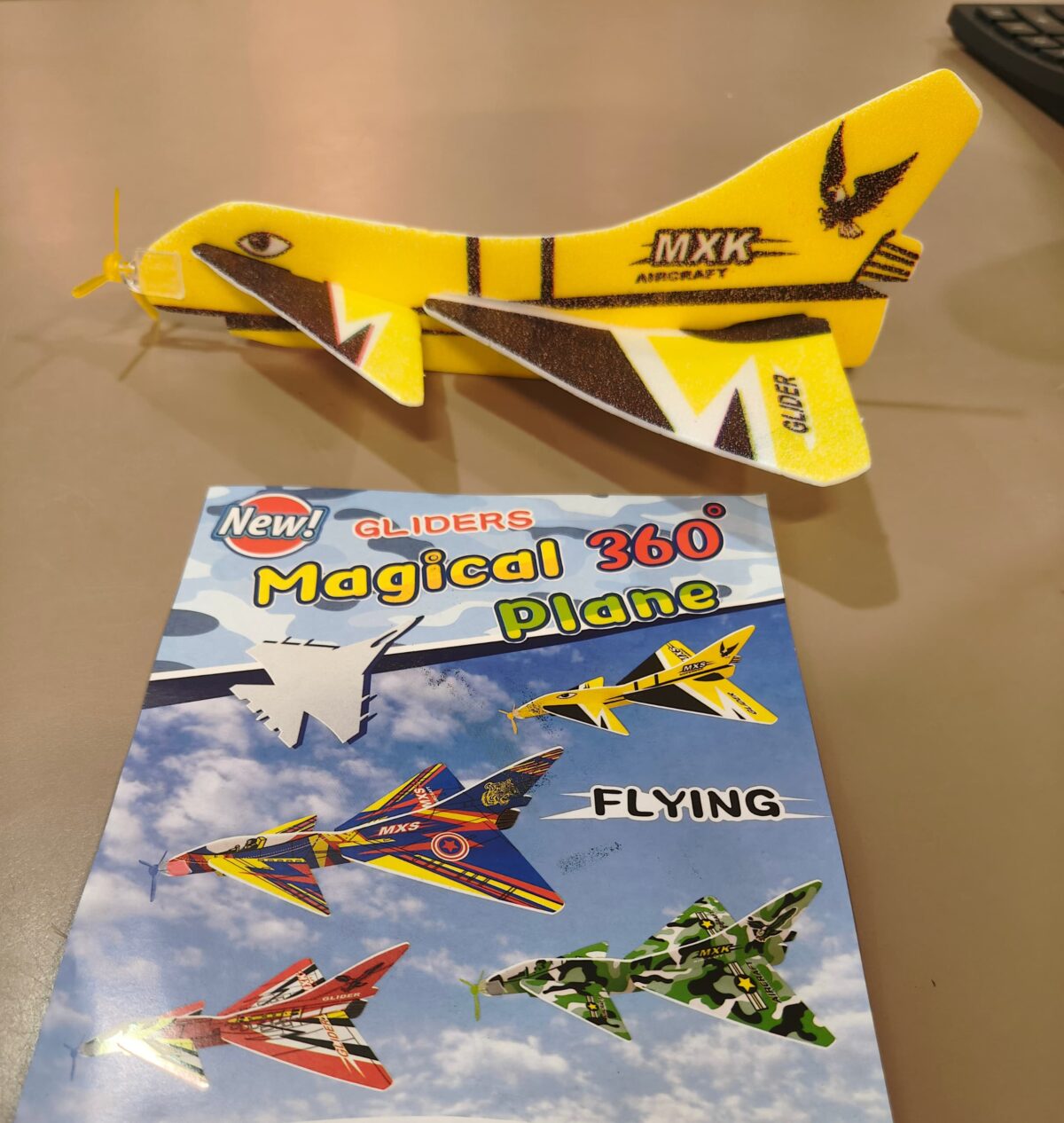 360°c旋转泡沫纸飞机 magical 360°c plane