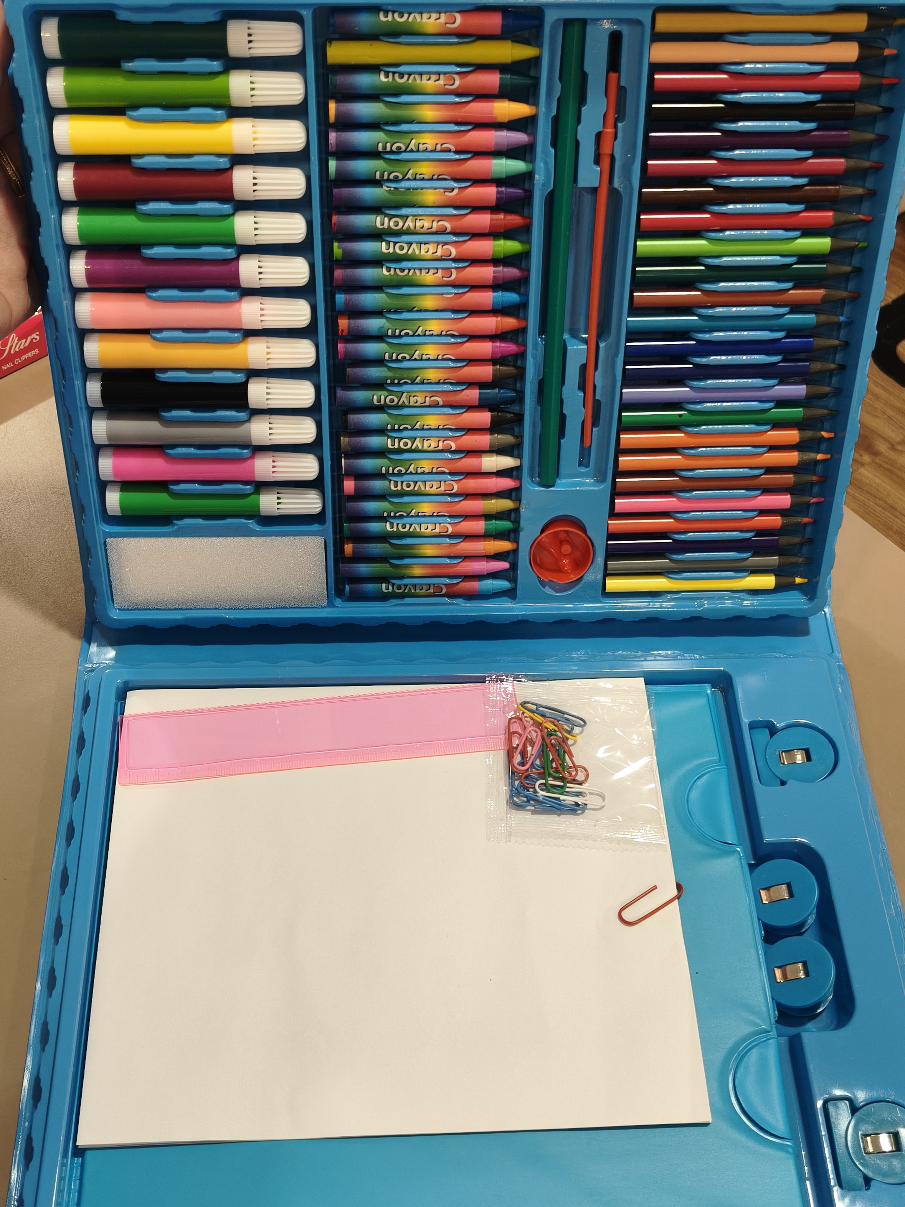 208件美术套装 art set